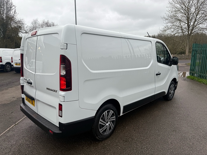Renault 2.0 dCi Blue SL28 Business+ Panel Van 5dr Diesel Manual L1 H1 Euro 6 (s/s) (130 ps)