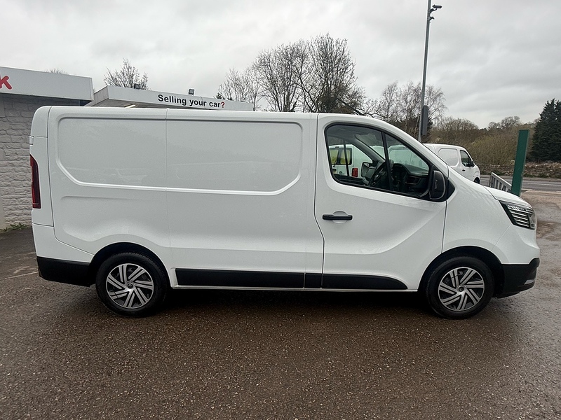 Renault 2.0 dCi Blue SL28 Business+ Panel Van 5dr Diesel Manual L1 H1 Euro 6 (s/s) (130 ps)