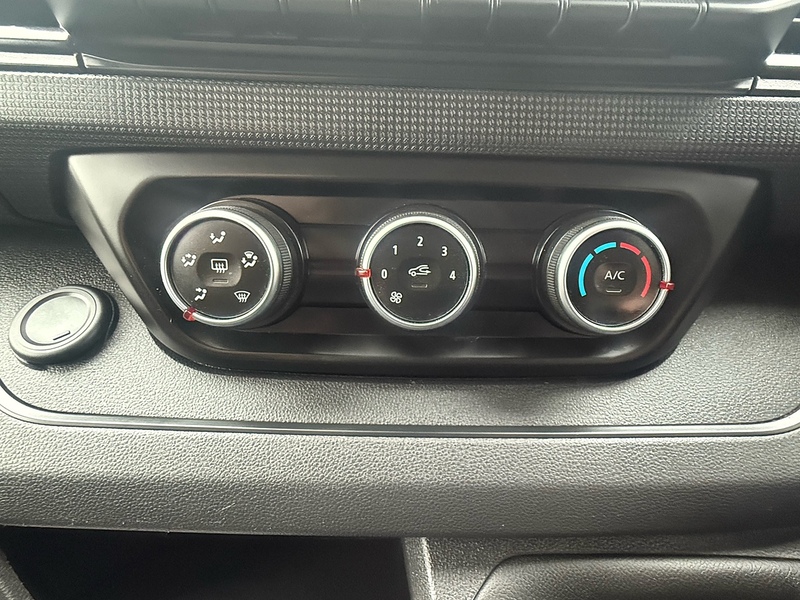Renault 2.0 dCi Blue SL28 Business+ Panel Van 5dr Diesel Manual L1 H1 Euro 6 (s/s) (130 ps)
