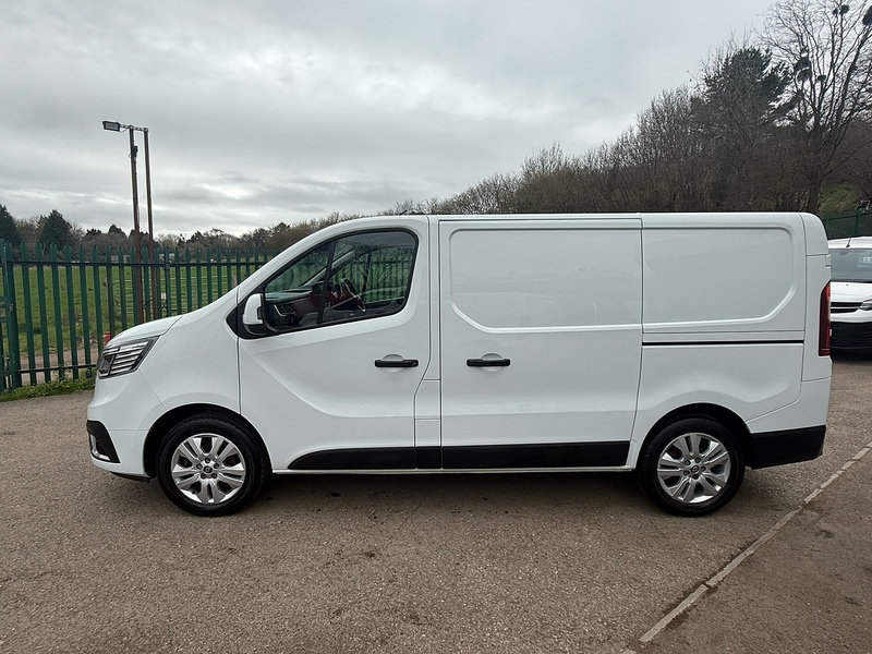 Renault 2.0 dCi Blue SL28 Sport Panel Van 5dr Diesel Manual L1 H1 Euro 6 (s/s) (130 ps)