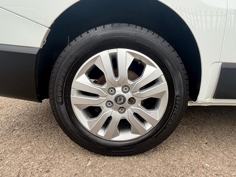 Renault 2.0 dCi Blue SL28 Sport Panel Van 5dr Diesel Manual L1 H1 Euro 6 (s/s) (130 ps)