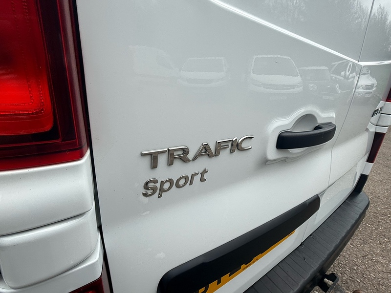 Renault 2.0 dCi Blue SL28 Sport Panel Van 5dr Diesel Manual L1 H1 Euro 6 (s/s) (130 ps)