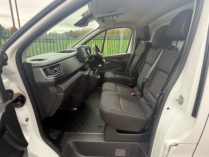 Renault 2.0 dCi Blue SL28 Sport Panel Van 5dr Diesel Manual L1 H1 Euro 6 (s/s) (130 ps)