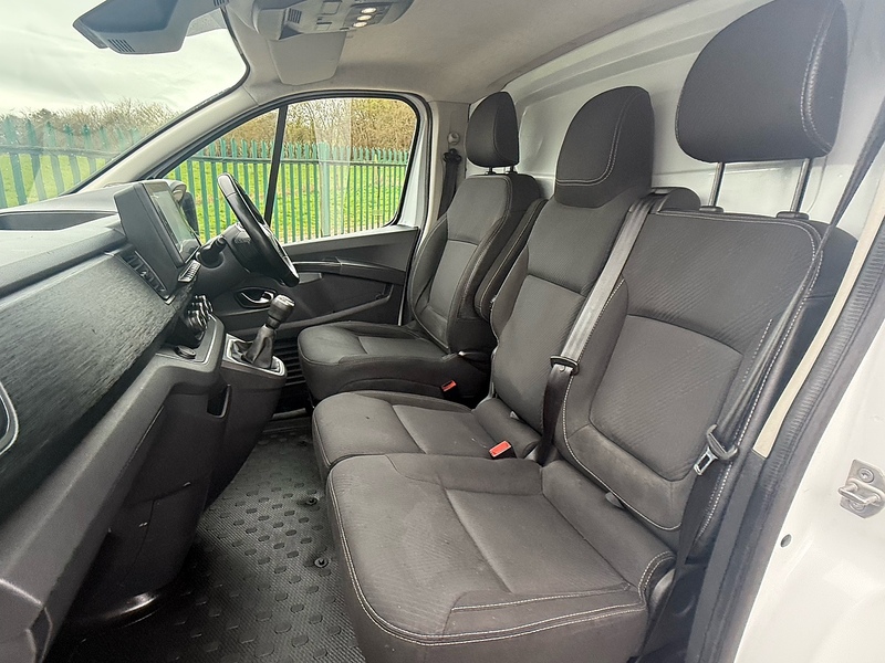 Renault 2.0 dCi Blue SL28 Sport Panel Van 5dr Diesel Manual L1 H1 Euro 6 (s/s) (130 ps)