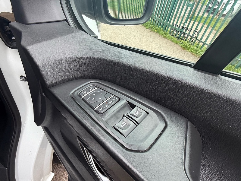 Renault 2.0 dCi Blue SL28 Sport Panel Van 5dr Diesel Manual L1 H1 Euro 6 (s/s) (130 ps)