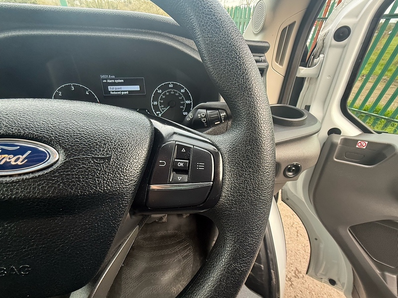 Ford 2.0 350 EcoBlue MHEV Leader Chassis Cab 2dr Diesel Manual RWD L4 Euro 6 (s/s) (130 ps)