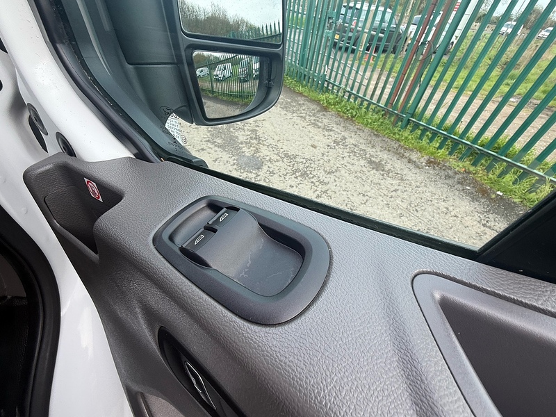 Ford 2.0 350 EcoBlue MHEV Leader Chassis Cab 2dr Diesel Manual RWD L4 Euro 6 (s/s) (130 ps)