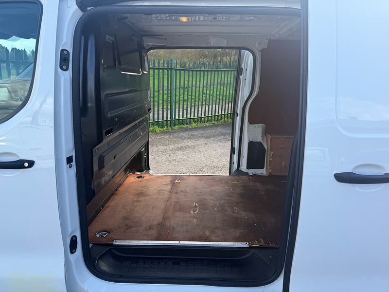 Vauxhall 1.5 Turbo D 2900 Dynamic Panel Van 6dr Diesel Manual L2 H1 Euro 6 (s/s) (100 ps)
