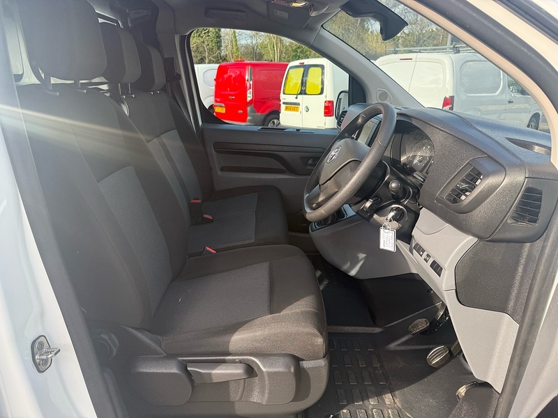 Vauxhall 1.5 Turbo D 2900 Dynamic Panel Van 6dr Diesel Manual L2 H1 Euro 6 (s/s) (100 ps)