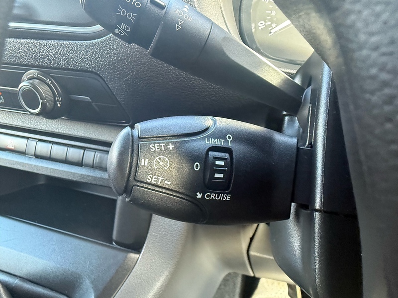 Vauxhall 1.5 Turbo D 2900 Dynamic Panel Van 6dr Diesel Manual L2 H1 Euro 6 (s/s) (100 ps)