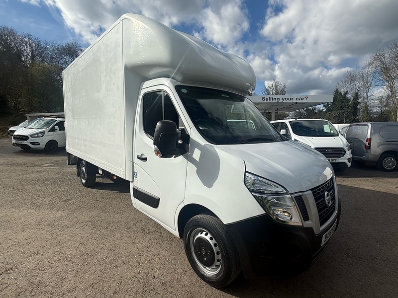 Nissan 2.3 dCi 35 SE luton 2dr Diesel Manual FWD L3 Euro 6 (130 ps)