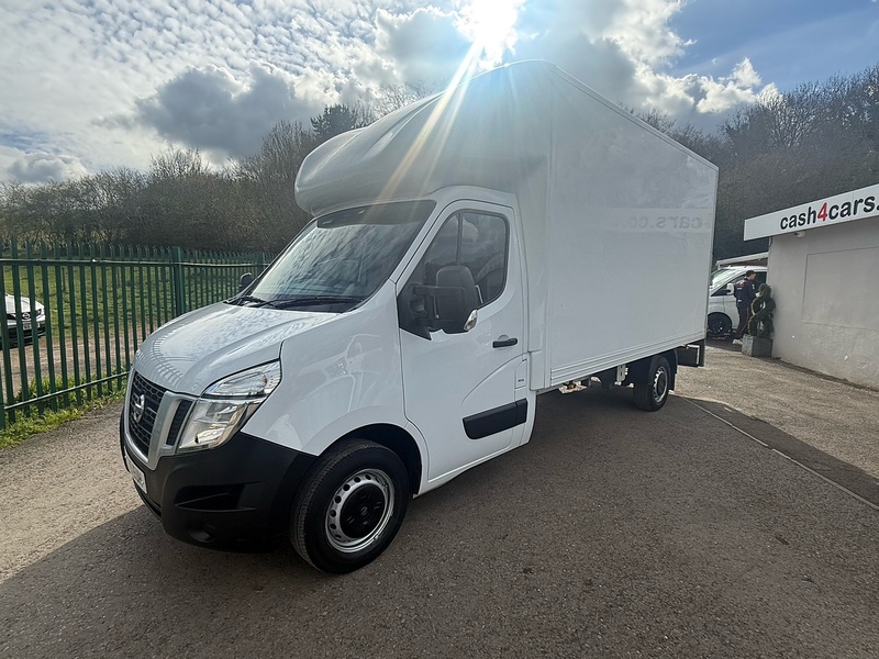 Nissan 2.3 dCi 35 SE luton 2dr Diesel Manual FWD L3 Euro 6 (130 ps)