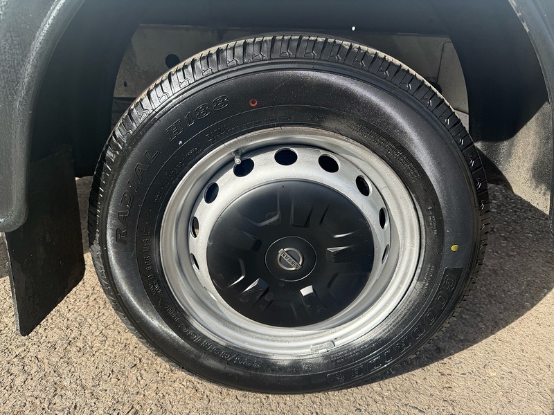 Nissan 2.3 dCi 35 SE luton 2dr Diesel Manual FWD L3 Euro 6 (130 ps)