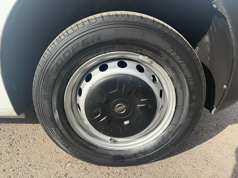 Nissan 2.3 dCi 35 SE luton 2dr Diesel Manual FWD L3 Euro 6 (130 ps)