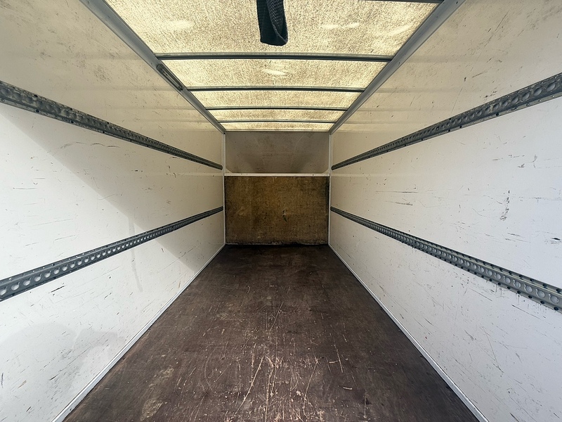 Nissan 2.3 dCi 35 SE luton 2dr Diesel Manual FWD L3 Euro 6 (130 ps)