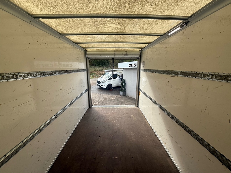 Nissan 2.3 dCi 35 SE luton 2dr Diesel Manual FWD L3 Euro 6 (130 ps)