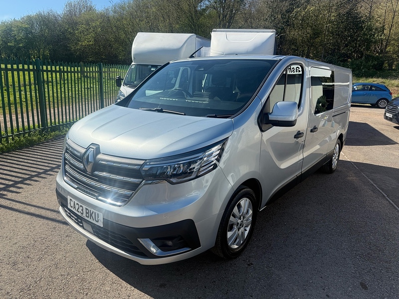 Renault dCi Blue LL30 Sport Combi Van 2.0 Manual Diesel