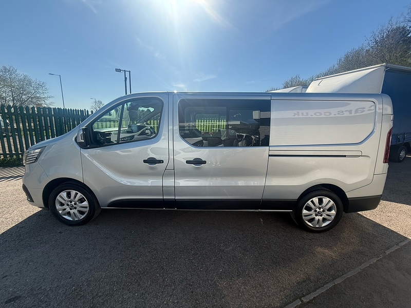 Renault dCi Blue LL30 Sport Combi Van 2.0 Manual Diesel