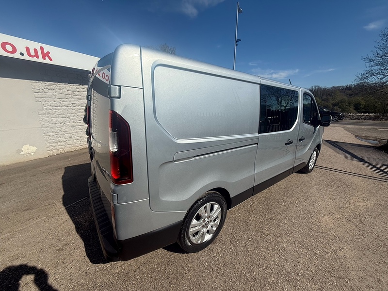 Renault dCi Blue LL30 Sport Combi Van 2.0 Manual Diesel