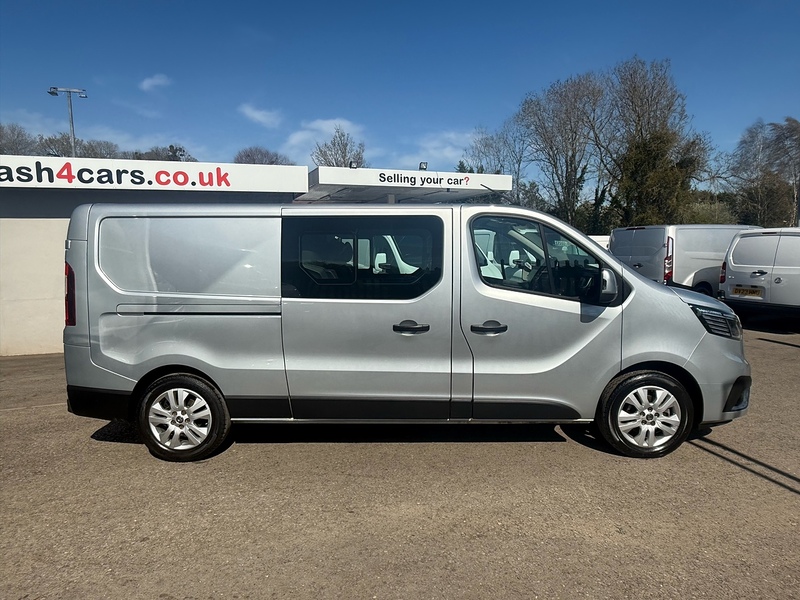 Renault dCi Blue LL30 Sport Combi Van 2.0 Manual Diesel