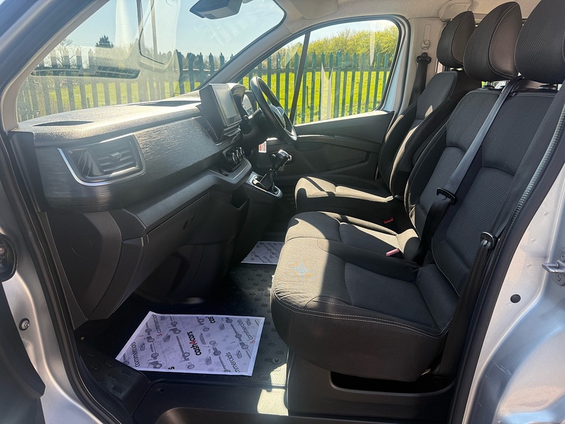 Renault dCi Blue LL30 Sport Combi Van 2.0 Manual Diesel
