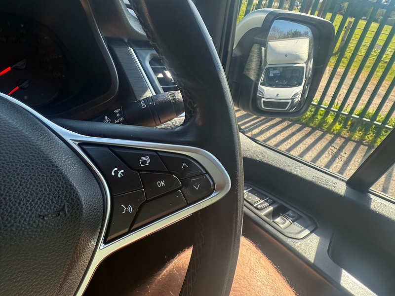 Renault dCi Blue LL30 Sport Combi Van 2.0 Manual Diesel