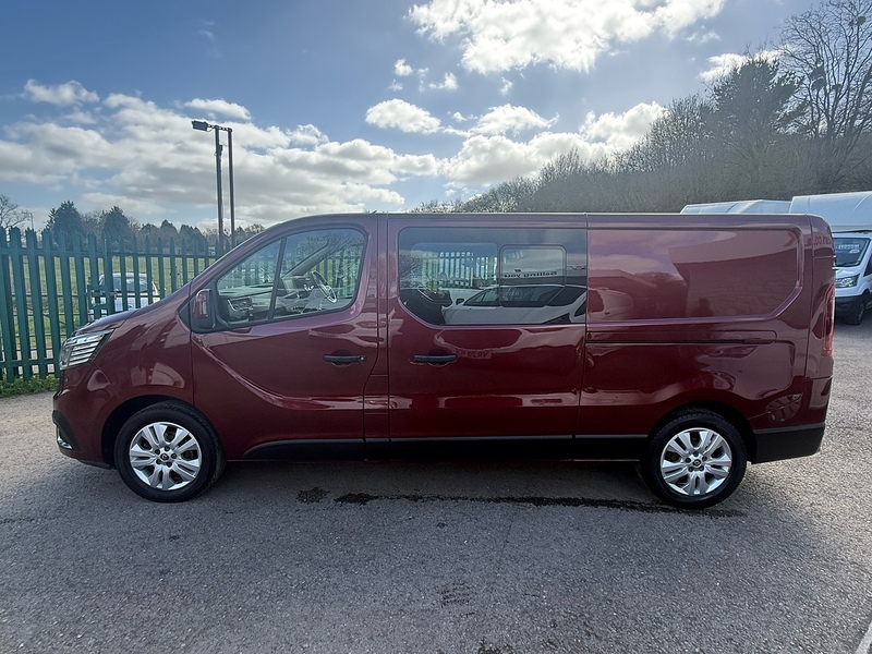 Renault dCi Blue LL30 Sport Combi Van 2.0 Manual Diesel