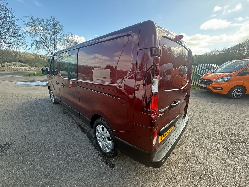 Renault dCi Blue LL30 Sport Combi Van 2.0 Manual Diesel