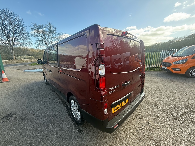 Renault dCi Blue LL30 Sport Combi Van 2.0 Manual Diesel