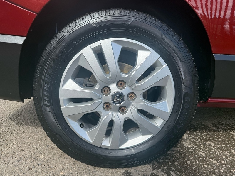 Renault dCi Blue LL30 Sport Combi Van 2.0 Manual Diesel