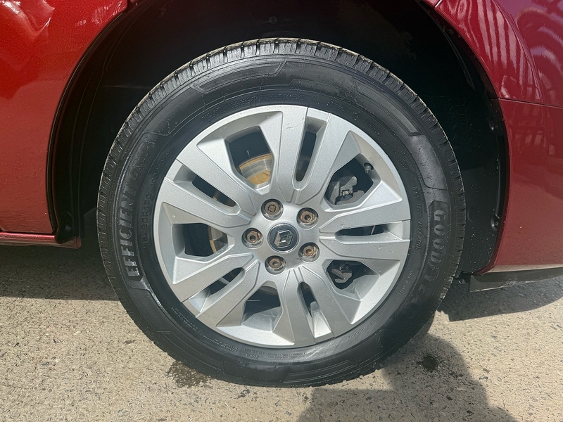 Renault dCi Blue LL30 Sport Combi Van 2.0 Manual Diesel