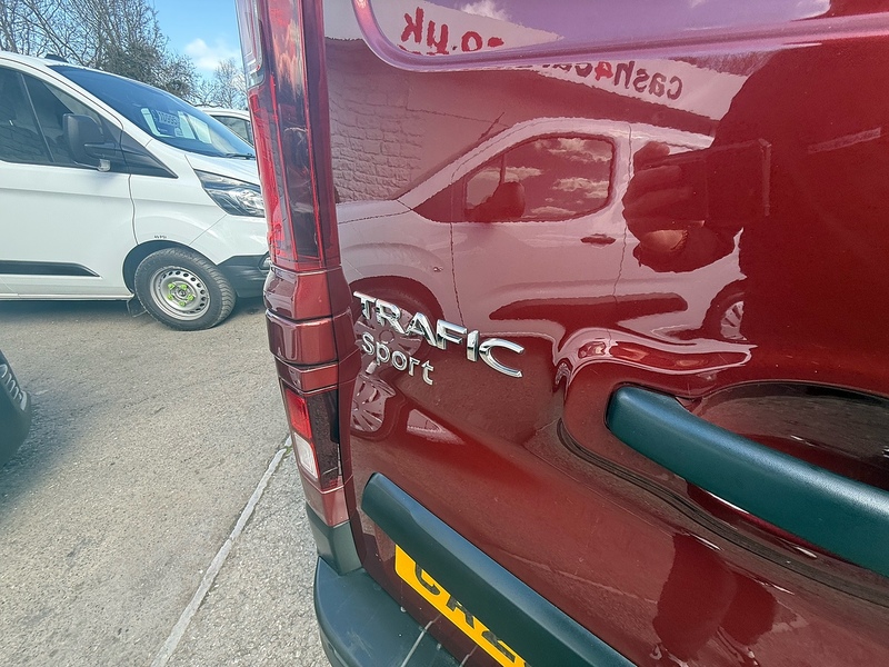 Renault dCi Blue LL30 Sport Combi Van 2.0 Manual Diesel