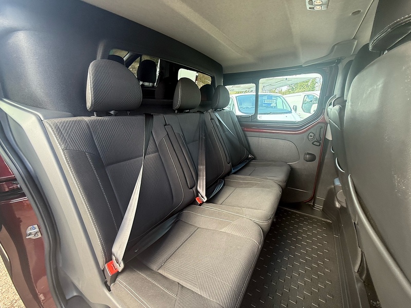 Renault dCi Blue LL30 Sport Combi Van 2.0 Manual Diesel