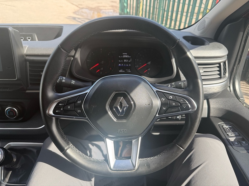 Renault dCi Blue LL30 Sport Combi Van 2.0 Manual Diesel