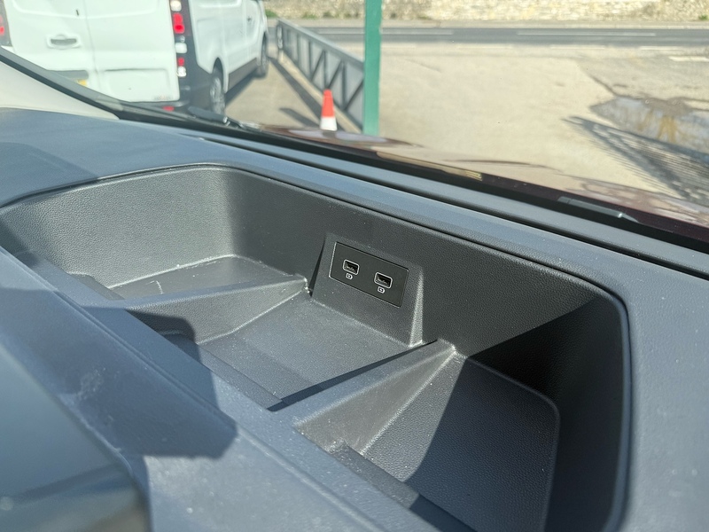 Renault dCi Blue LL30 Sport Combi Van 2.0 Manual Diesel