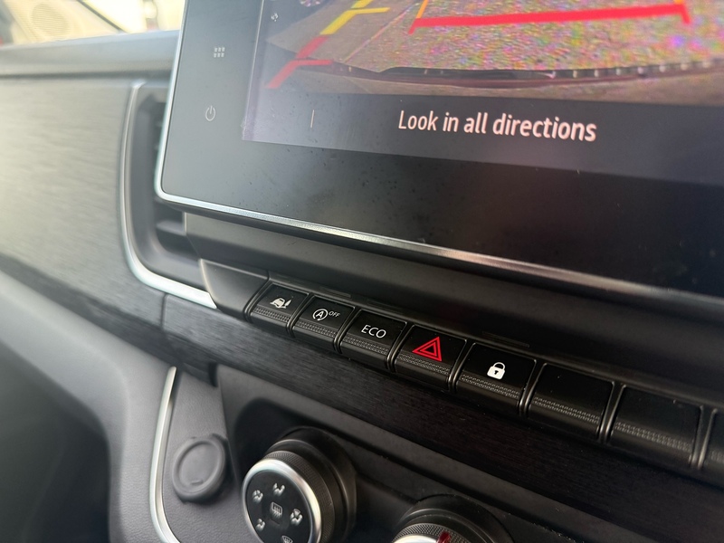 Renault dCi Blue LL30 Sport Combi Van 2.0 Manual Diesel