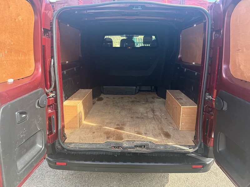 Renault dCi Blue LL30 Sport Combi Van 2.0 Manual Diesel