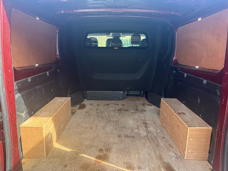 Renault dCi Blue LL30 Sport Combi Van 2.0 Manual Diesel