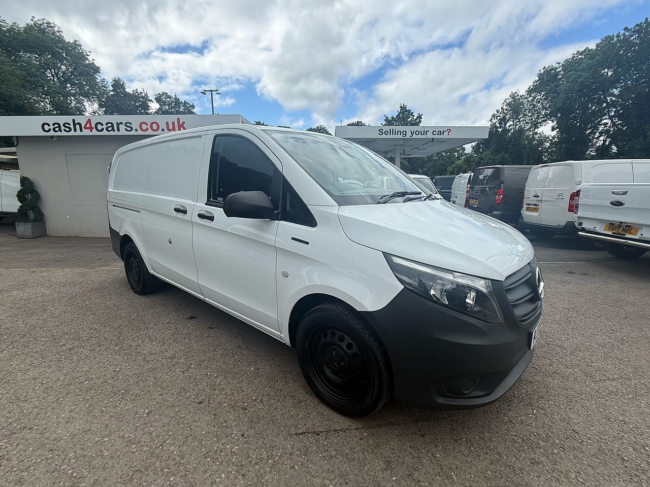 2023 MERCEDES-BENZ VITO