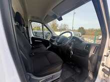 Peugeot Boxer BlueHDi 335 Professional 