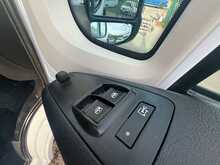 Peugeot Boxer BlueHDi 335 Professional 