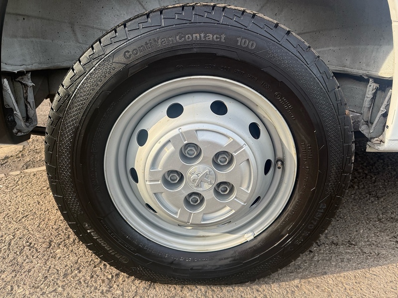Peugeot 2.2 BlueHDi 335 Professional Panel Van 5dr Diesel Manual L3 H2 Euro 6 (s/s) (140 ps)