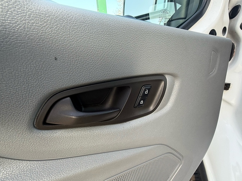 Ford 2.0 350 EcoBlue Panel Van 5dr Diesel Manual RWD L3 H2 Euro 6 (130 ps)