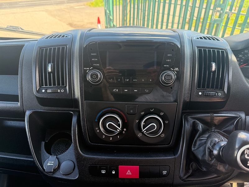 Peugeot 2.2 BlueHDi 335 Luton 4dr Diesel Manual L3 Euro 6 (s/s) (165 ps)