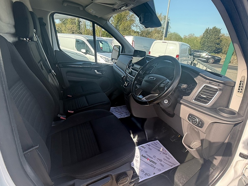 Ford 300 EcoBlue Limited Panel Van 2.0 Manual Diesel