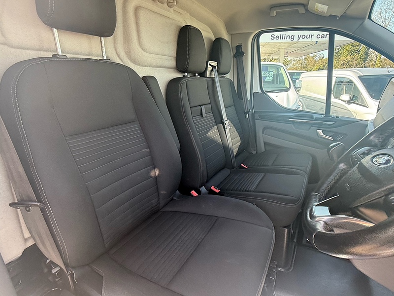 Ford 300 EcoBlue Limited Panel Van 2.0 Manual Diesel