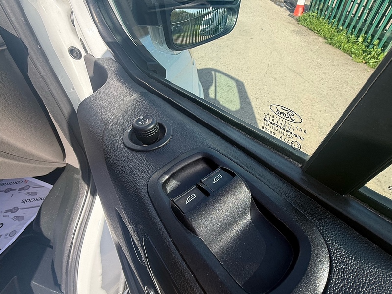 Ford 300 EcoBlue Limited Panel Van 2.0 Manual Diesel