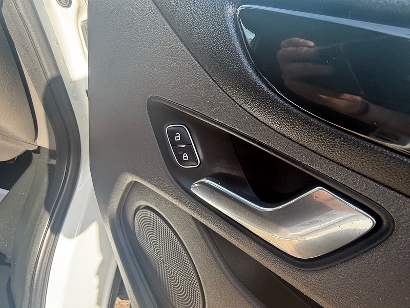 Ford 300 EcoBlue Limited Panel Van 2.0 Manual Diesel