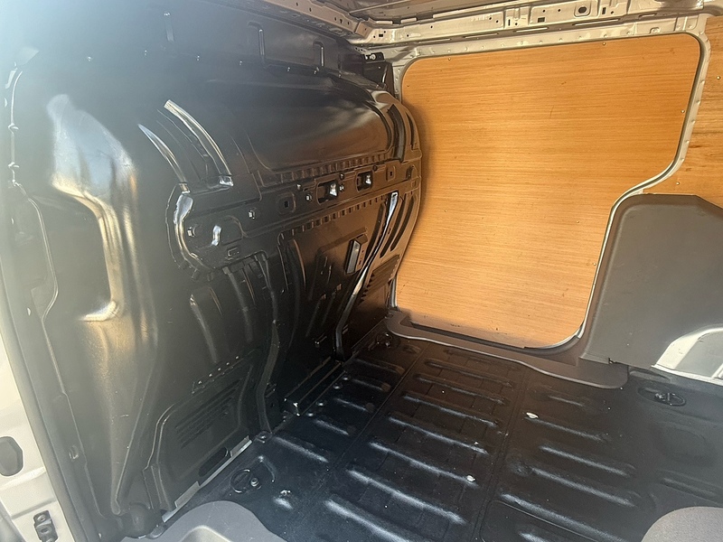 Ford No Standard Specification or Optional Extras.