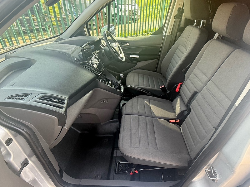 Ford No Standard Specification or Optional Extras.